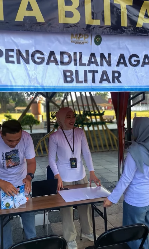 Jalan Sehat Sambil Konsultasi Hukum? Bisa! Pengadilan Agama Blitar Buka Layanan di CFD Alun-Alun